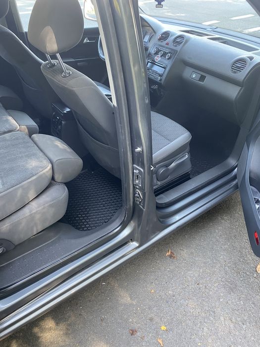 VW Caddy maxi 2011