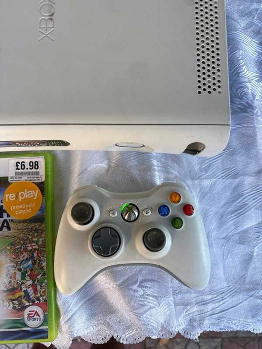 Xbox 360 White + Joc + Controller