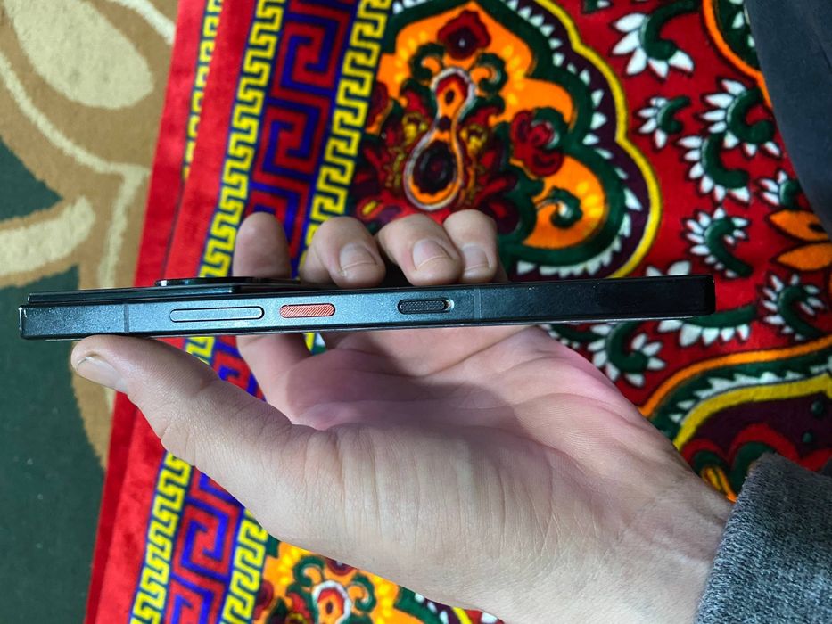 Nubia Z60 Ultra  16 / 512 ГБ

Продаётся флагманский сма