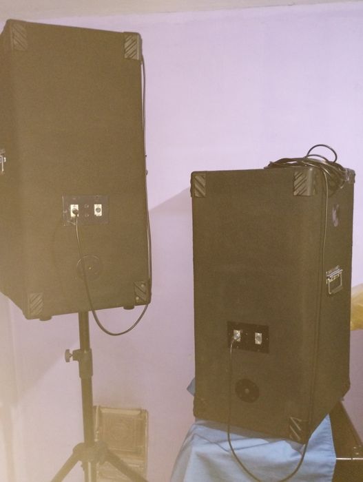 Sistem Sonorizare Complet: Pereche boxe EMINENCE 15"300 w RMS +stative+cabluri