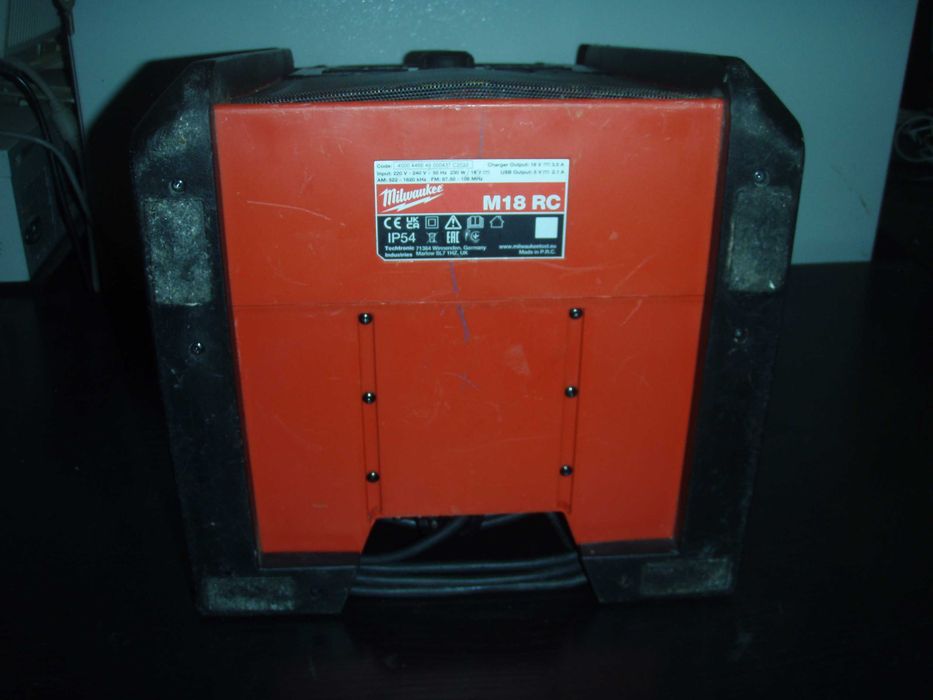 Radio bluetooth incarcare acumulator M18 Milwaukee M18 RC model 2022