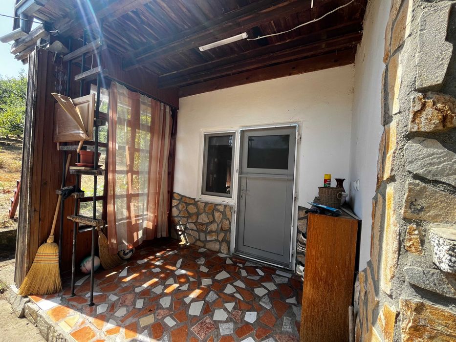 Продава се Къща в с. Ветрен, Област Силистра - 100 кв.м за 700 €/кв.м - Снимка #3