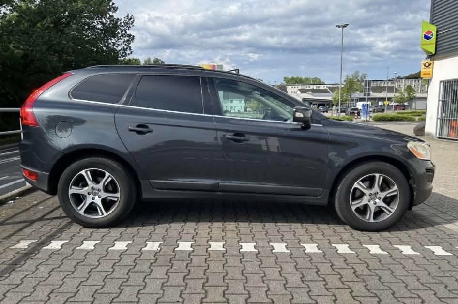 Vând Volvo XC60