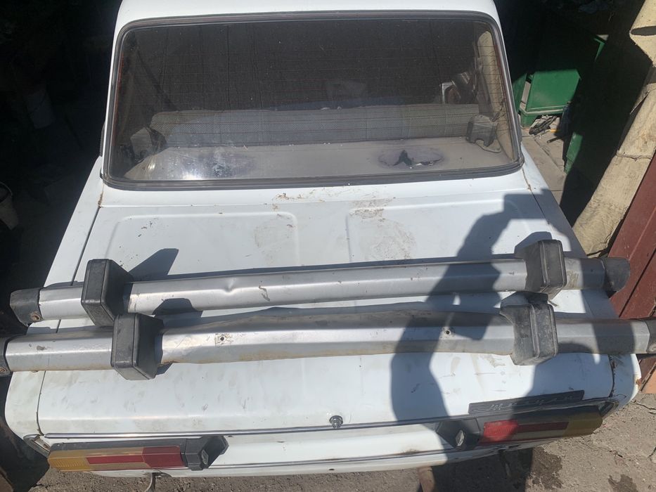 Продам передний задний бампер ваз 2106