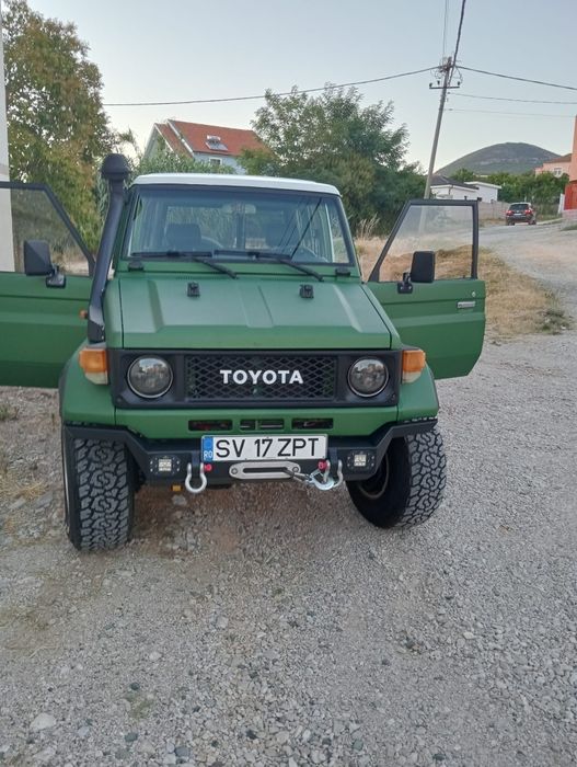 Am la vânzare toyota land cruiser lj73 diesel motore de 3000