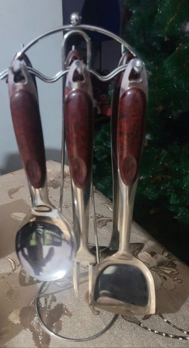 Цена до 4 января до 12 ночи Срочно в новом состояни кухонный набор чит