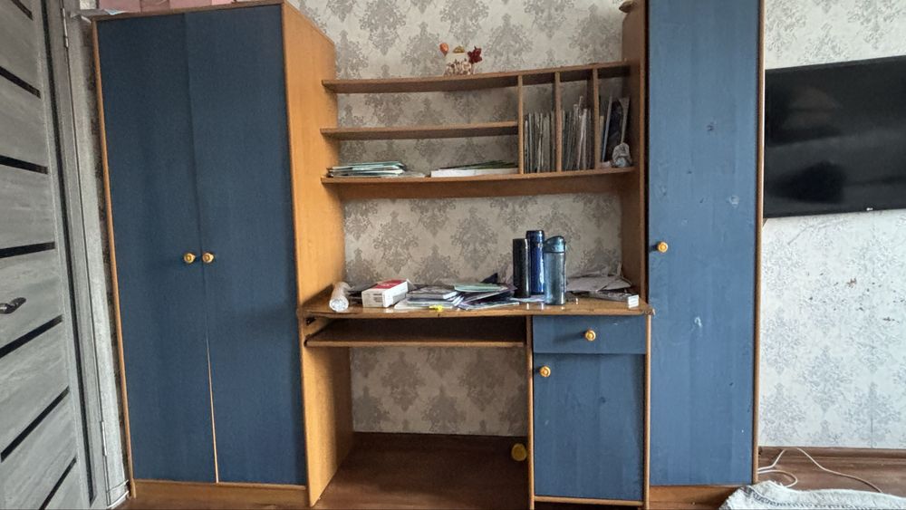 Срочно. Торг. Продам детский гарнитур, шкаф