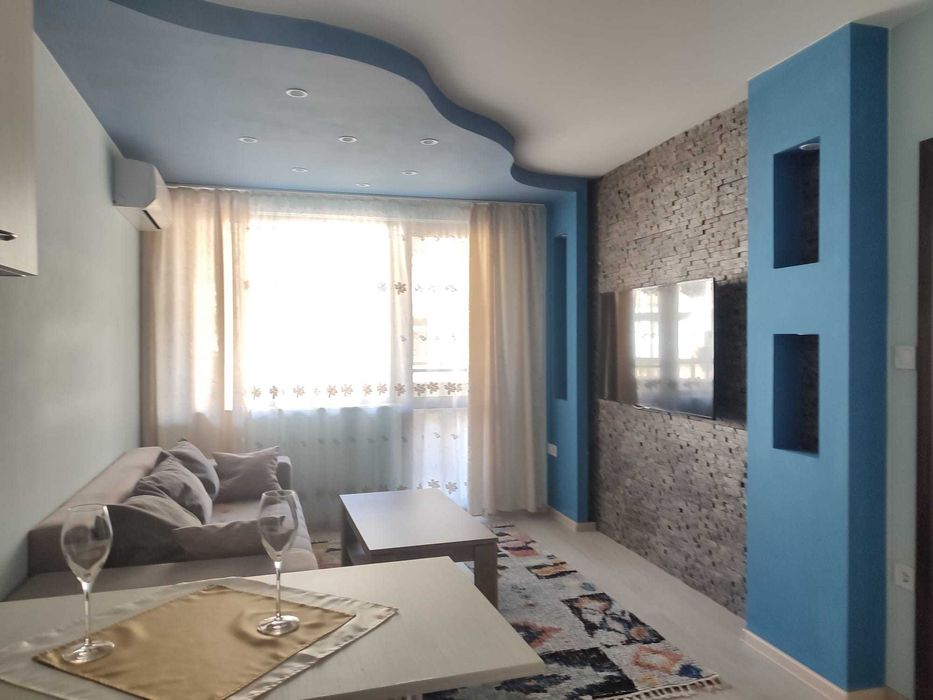 Дава се под наем Тристаен апартамент в Пловдив, Кючук Париж - 85 кв.м за 612 € - Снимка #13