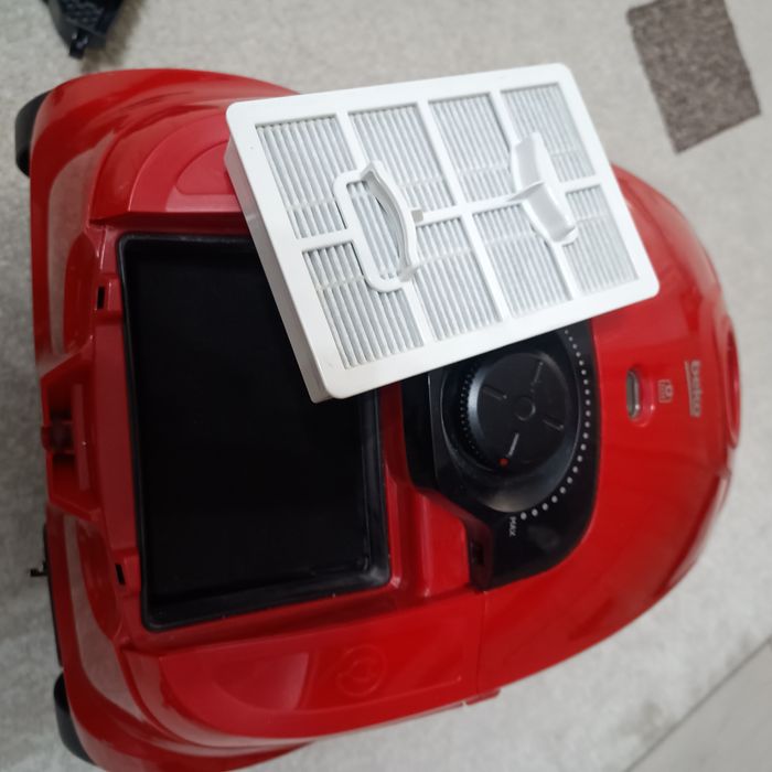 Aspirator cu sac Beko