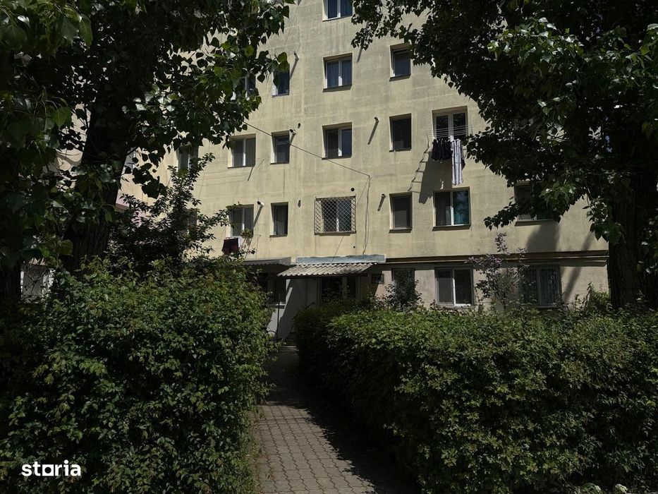 Vanzare apartament 4 camere, modificat, Targoviste, micro 9, et.1