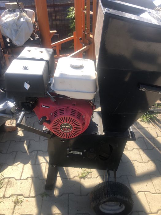 Tocator Crengi cu motor 13 cp si  tocator electric