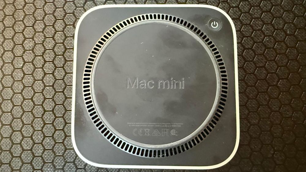 Mac mini (2024) M4 | 16GB/256GB | Отлично състояние