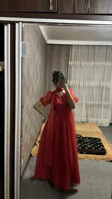 Вечернее платье ручной работы