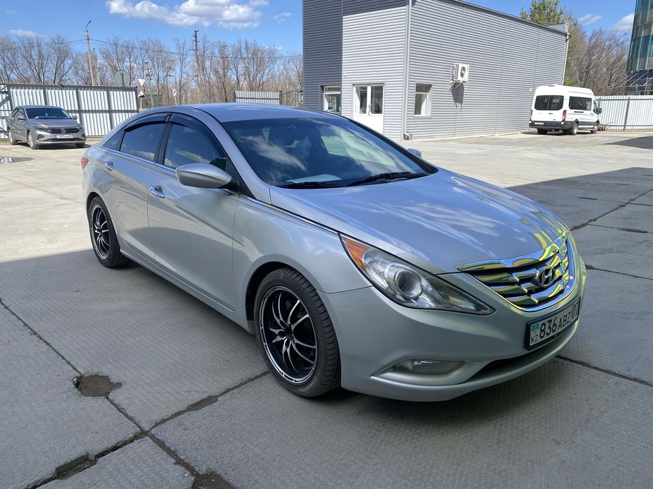 Продам хюндай соната 2012