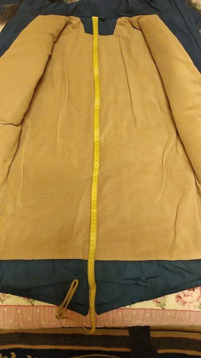 Теплая куртка с капюшоном