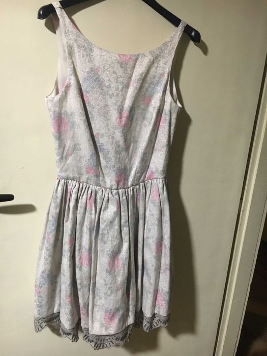 Красива официална рокля на River Island