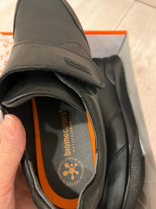 Новые туфли кроссовки Biomecanics