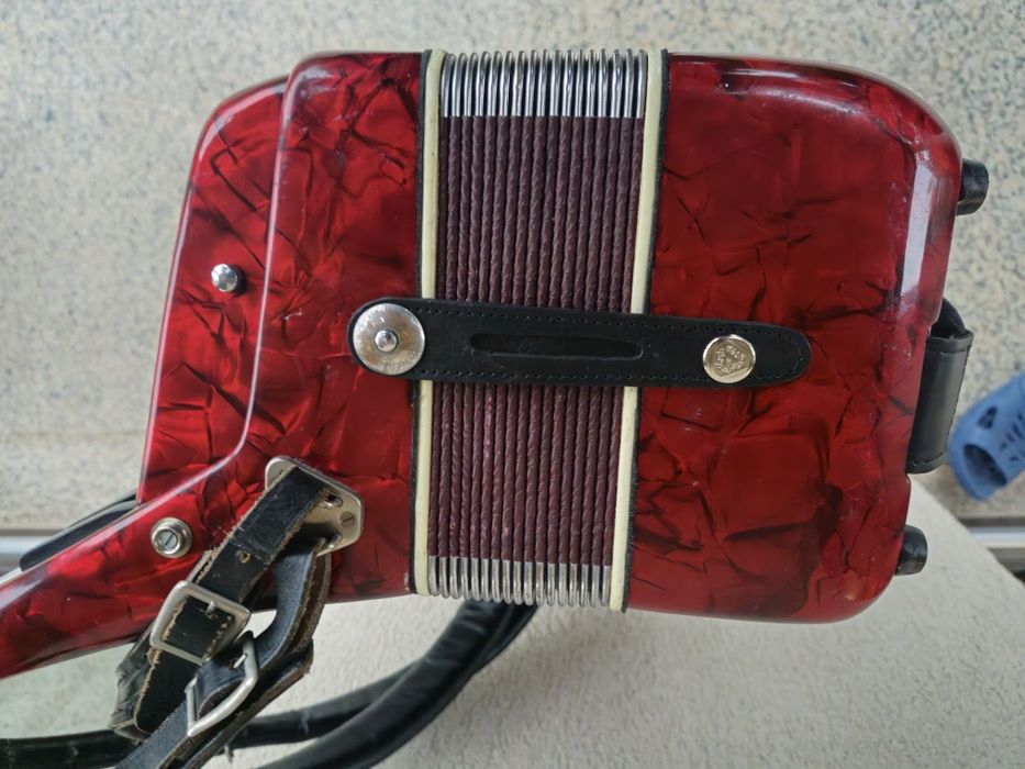 Acordeon Parrot cu 72 basi roșu