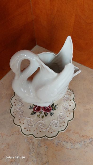 Керамични фигури - лебеди