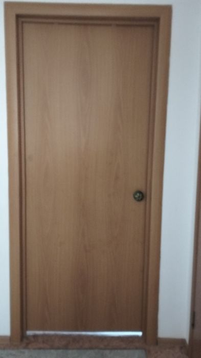 Продам двери межкомнатные