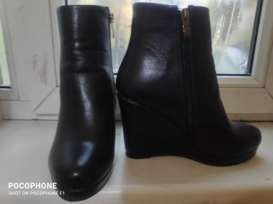 Продам димисезонные ботинки женские