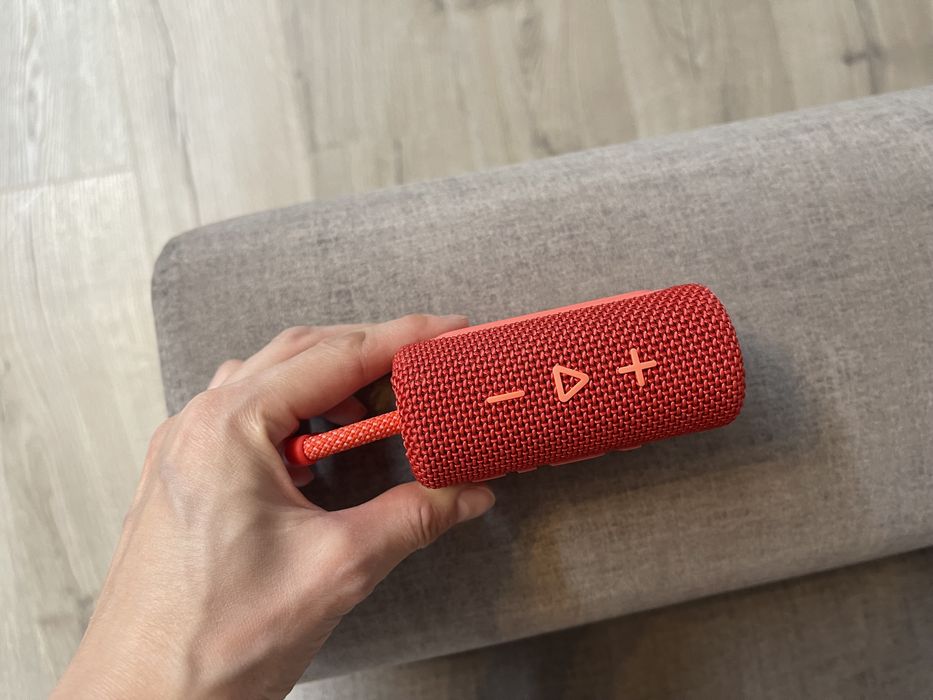 Продам колонку JBL Go 3