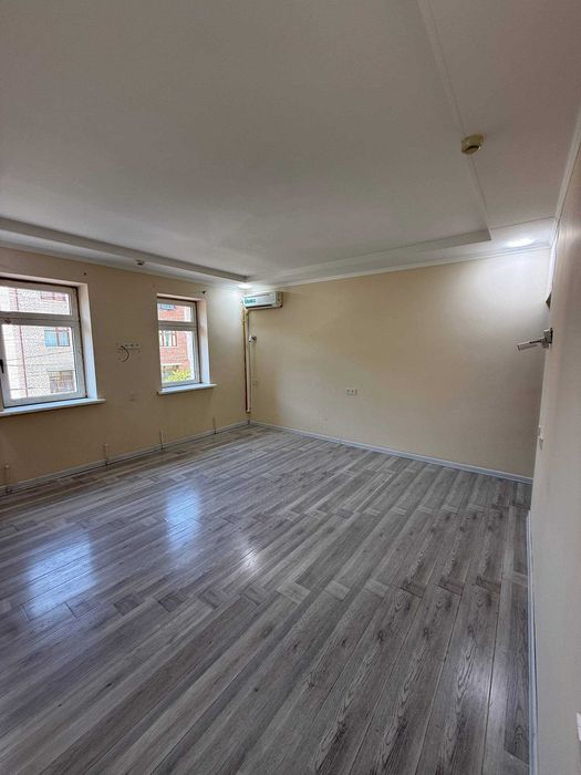 Аренда под Гостиницу, Клинику, Офис, 1000 кв.м, 3-этажное у дороги