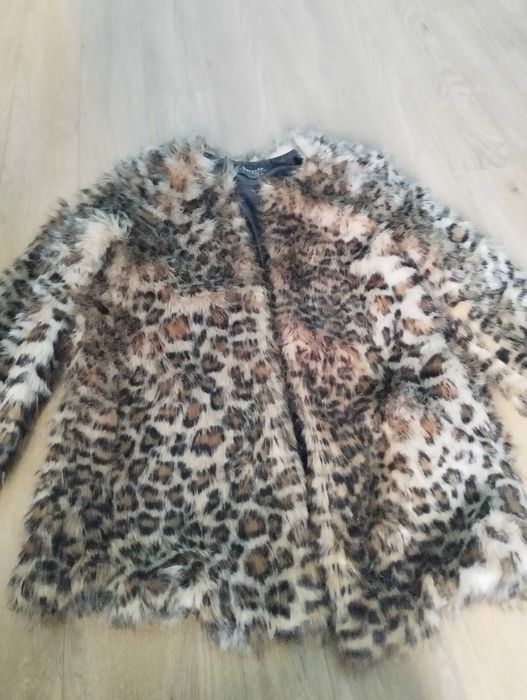 Blăniță mărimea S Bershka