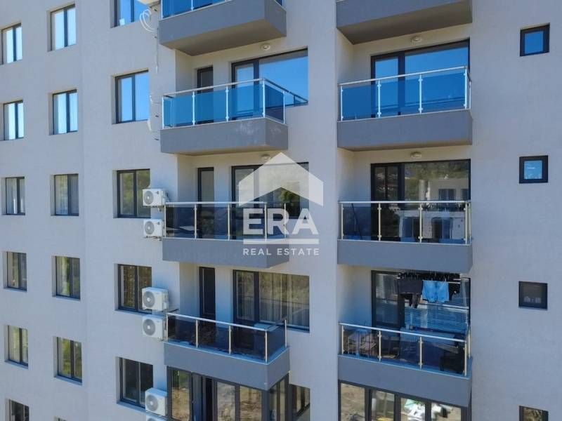 Ексклузивен стилен двустаен апартамент за продажба в комплекс Гардън Р