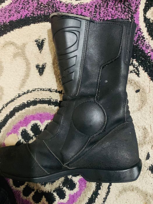 БОТУШИ DAYTONA CARVER чисто нови са размер 42