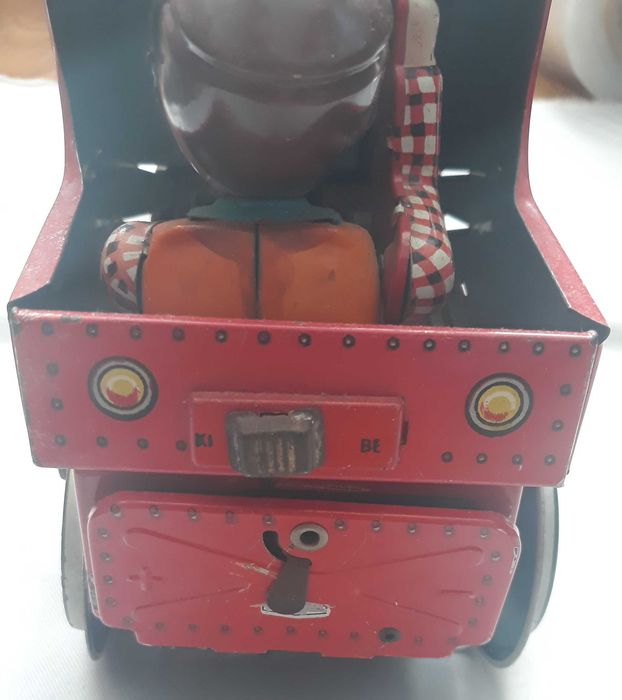 Locomotivă de colectie nu trimit in tara predare personal in centru