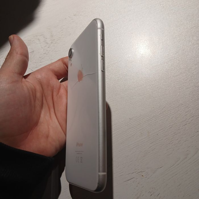 Iphone xr ideal holatda