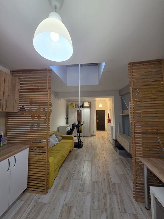 Garsonieră de închiriat – Apărătorii Patriei | 5 min metrou | 330 €/lună