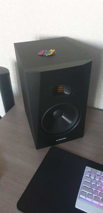 Студийные мониторы ADAM Audio T8V (пара)