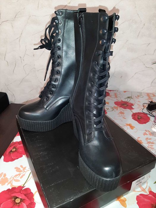 Чисто НОВИ Кожени Боти на Платформа Bianki