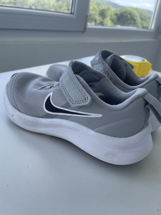 Маратонки nike 28 номер