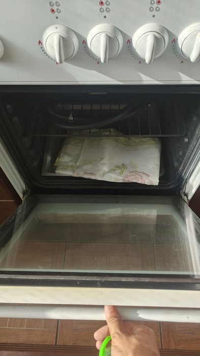 Продам газ плиту
