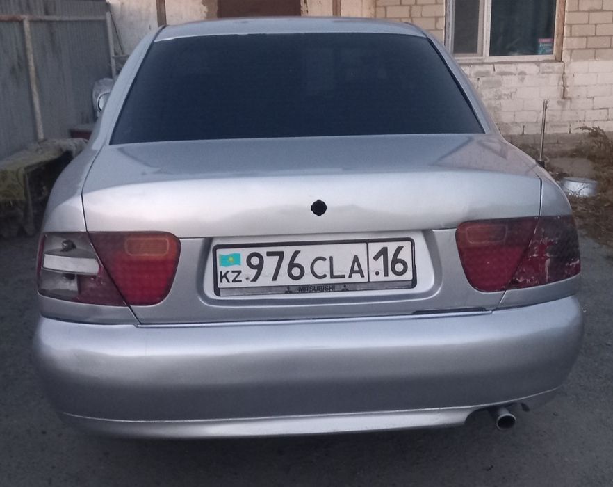 Продам машину мицубици каризма