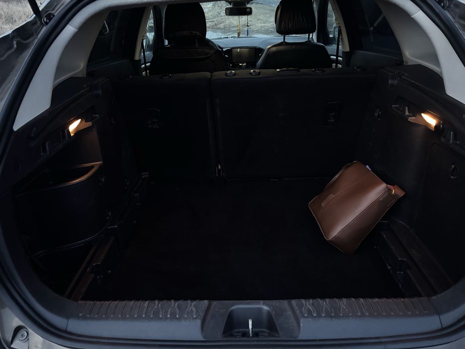 Lada Vesta SW Cross 2020