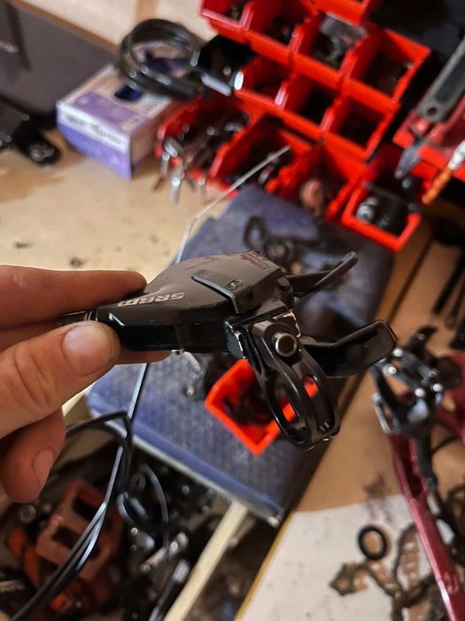 Vând rockrider pe piese