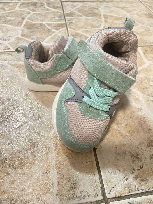 Маратонки за момче номер 24