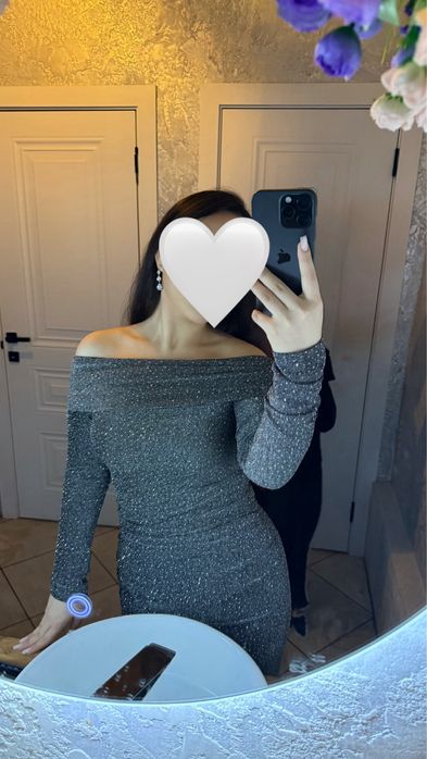 Платье вечернее блестящее