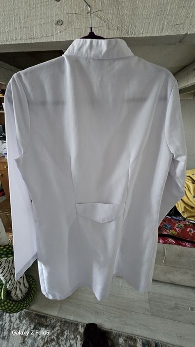 Стильный белый халат