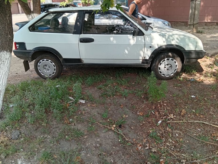 Автомобиль ВАЗ 2108