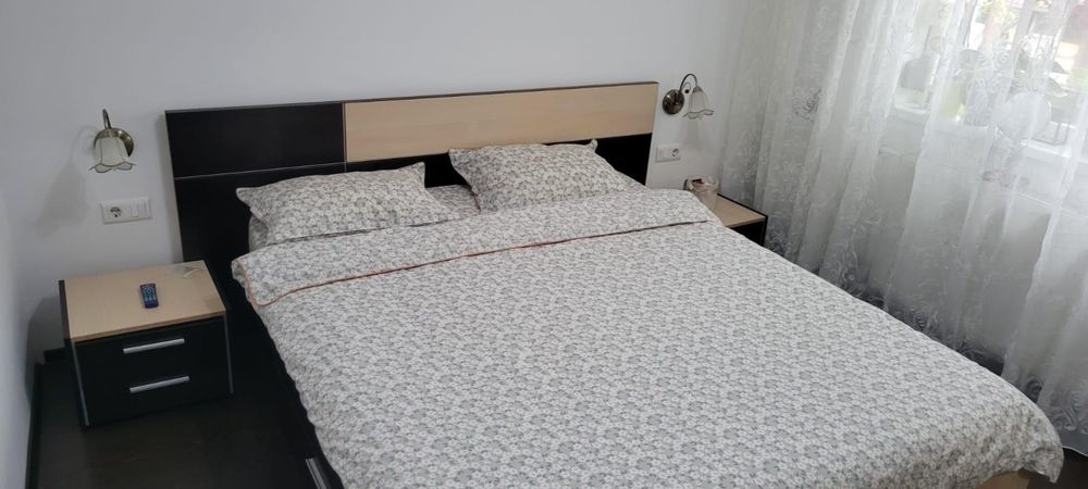 Mobilier dormitor format din dulap ,pat comodede pat si comoda pt .tv