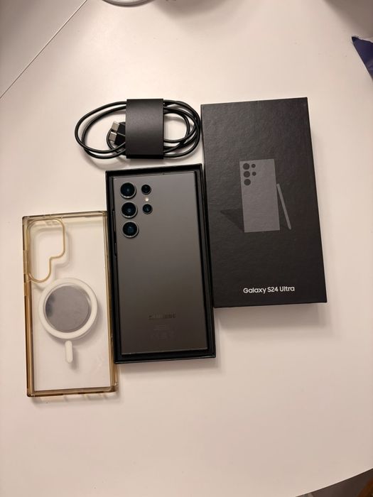 Samsung Galaxy S 24 Ultra pachet complet