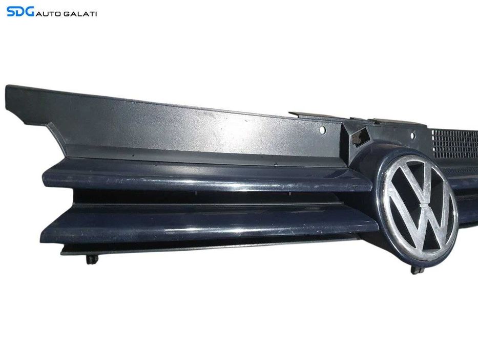 Grila Centrala cu Emblema Sigla de pe Bara Spoiler Fata Volkswagen Golf 4 1998 - 2005 Cod 1J0853655F 1J0853651F [N2954]
