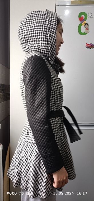 Демисезонное пальто на девочку