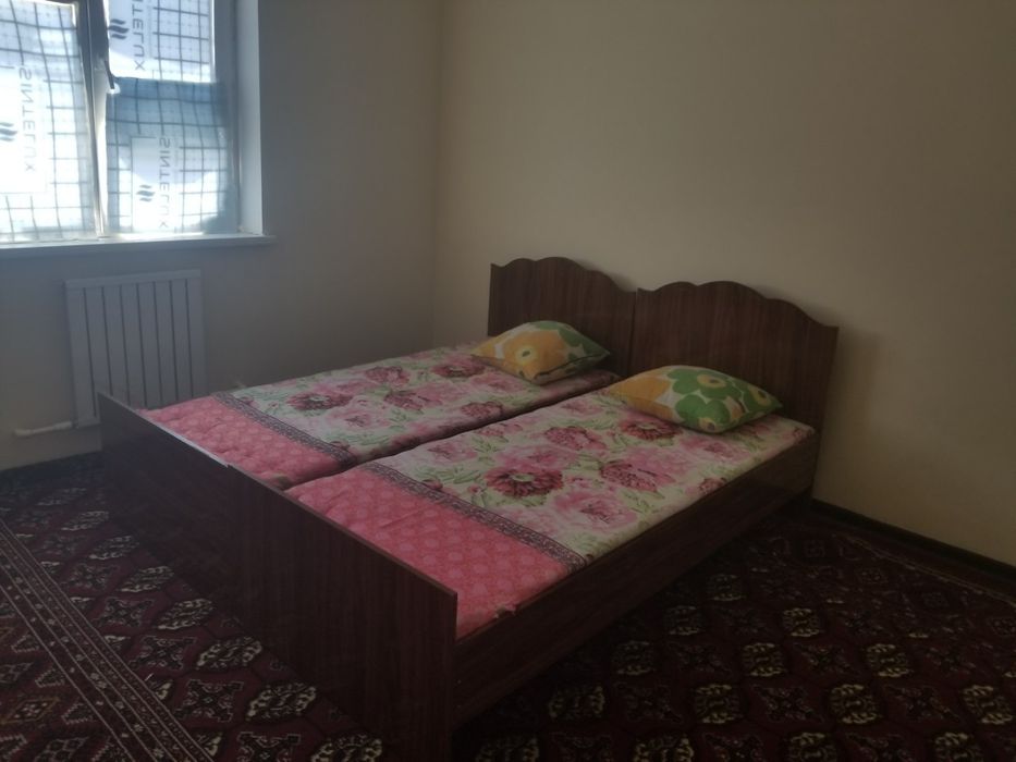 Qorasuvda korzinka yonida 3 xona ijaraga 
 5 qavatli dom
 4 -qavatida