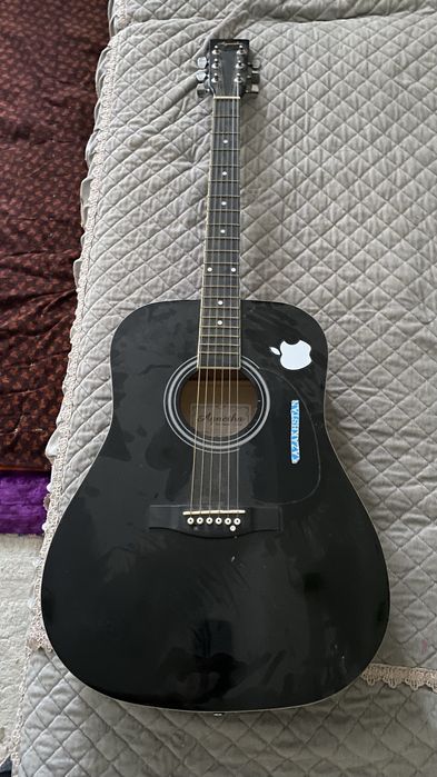 Гитара акустическая